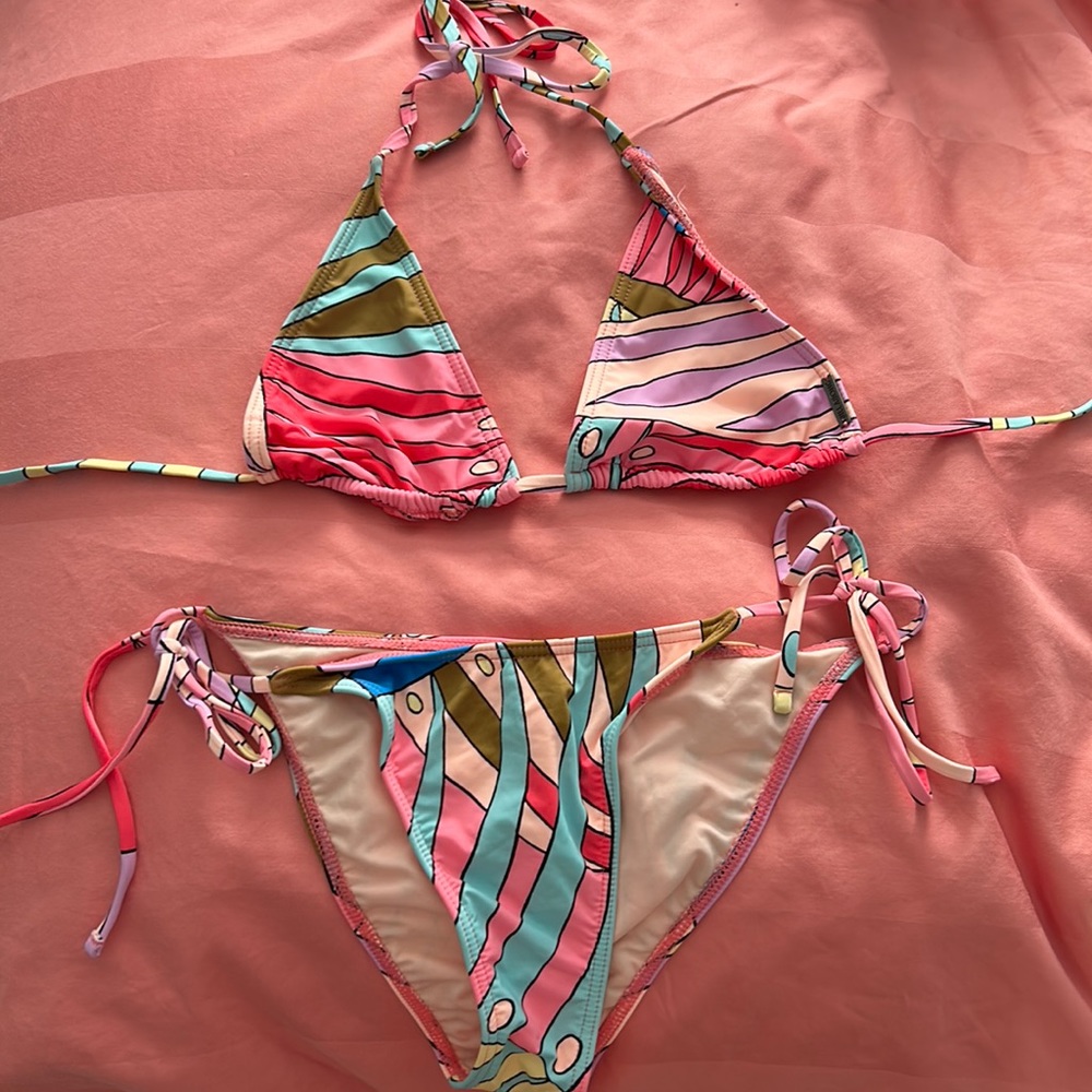 Billabong String Bikini
